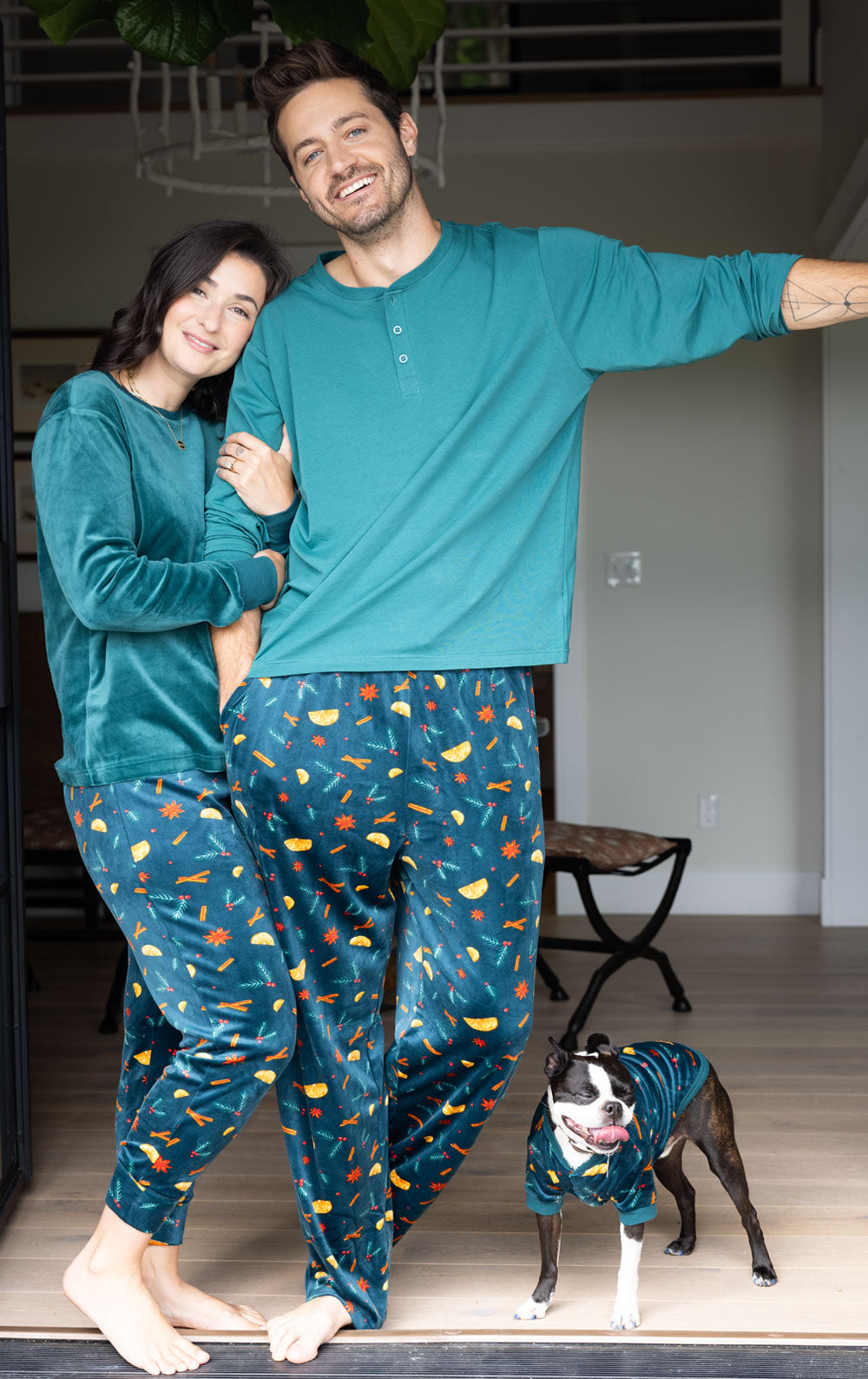 Holiday Garland Men’s Velour Pajamas  